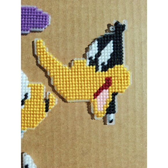 Looney Tunes Plastic Canvas Daffy Duck Sylvester Road Runner Tweety Bird Vintage - Picture 3 of 10